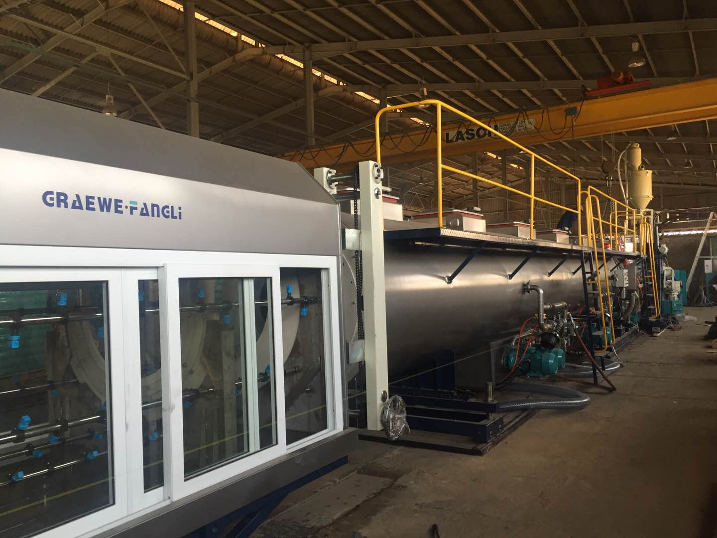 Toimenpiteet muovisuulakepuristimen pääkoneen epävakaan virran ratkaisemiseksi