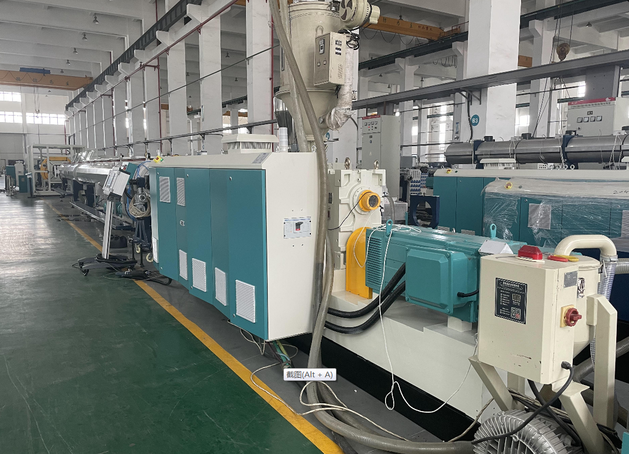 Toimenpiteet muovisuulakepuristimen pääkoneen epävakaan virran ratkaisemiseksi