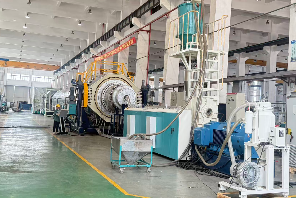 Fangli toimitti tällä hetkellä onnistuneesti PE2000-putkien ekstruusiotuotantolinjan